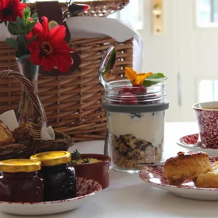 Perryville House 4* קינסייל