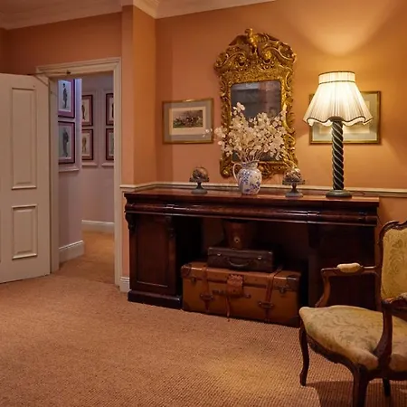 Perryville House Gæstehus 4*