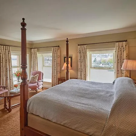 Perryville House 4* קינסייל