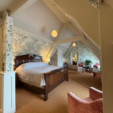 Perryville House קינסייל