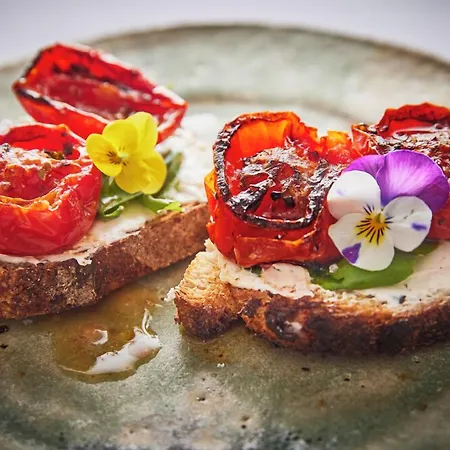 Perryville House קינסייל