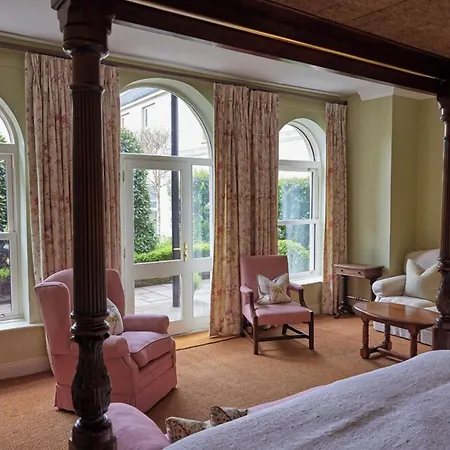 בית הארחה Perryville House 4*