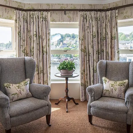 Perryville House בית הארחה קינסייל