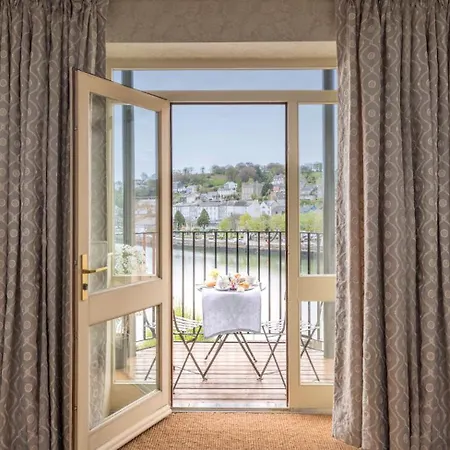 Perryville House 4* קינסייל