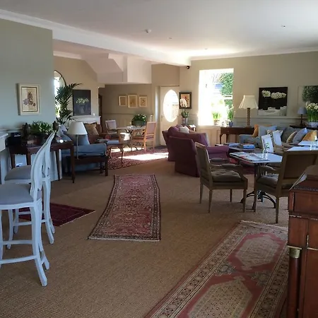 Konukevi Perryville House 4*
