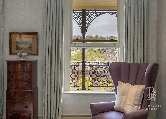 Konukevi Perryville House 4*